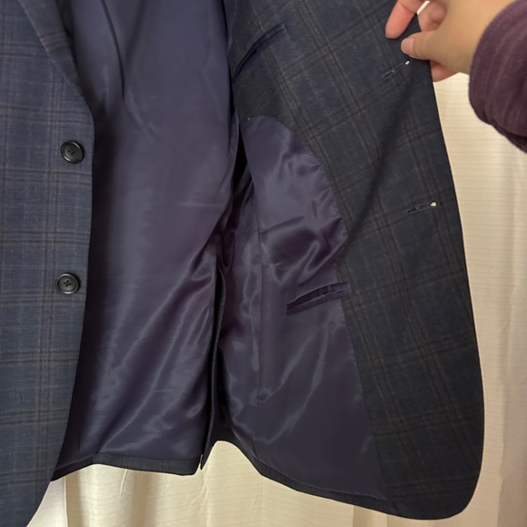 Pronto Uomu Platinum Blue Plaid 2 Button Sport Blazer, Size 44R - Picture 9 of 12